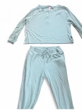 Victoria’s Secret Aqua Thermal Blue Pajama Set Size M